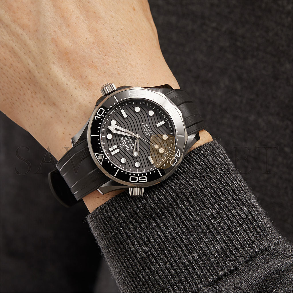Om**a seamaster 300m watch 210.92.44.20.01.001